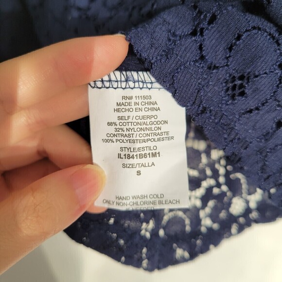 Lily White Navy Blue Floral Lace Cold Shoulder 3/4 Sleeve Blouse Top Size Small - Picture 10 of 13